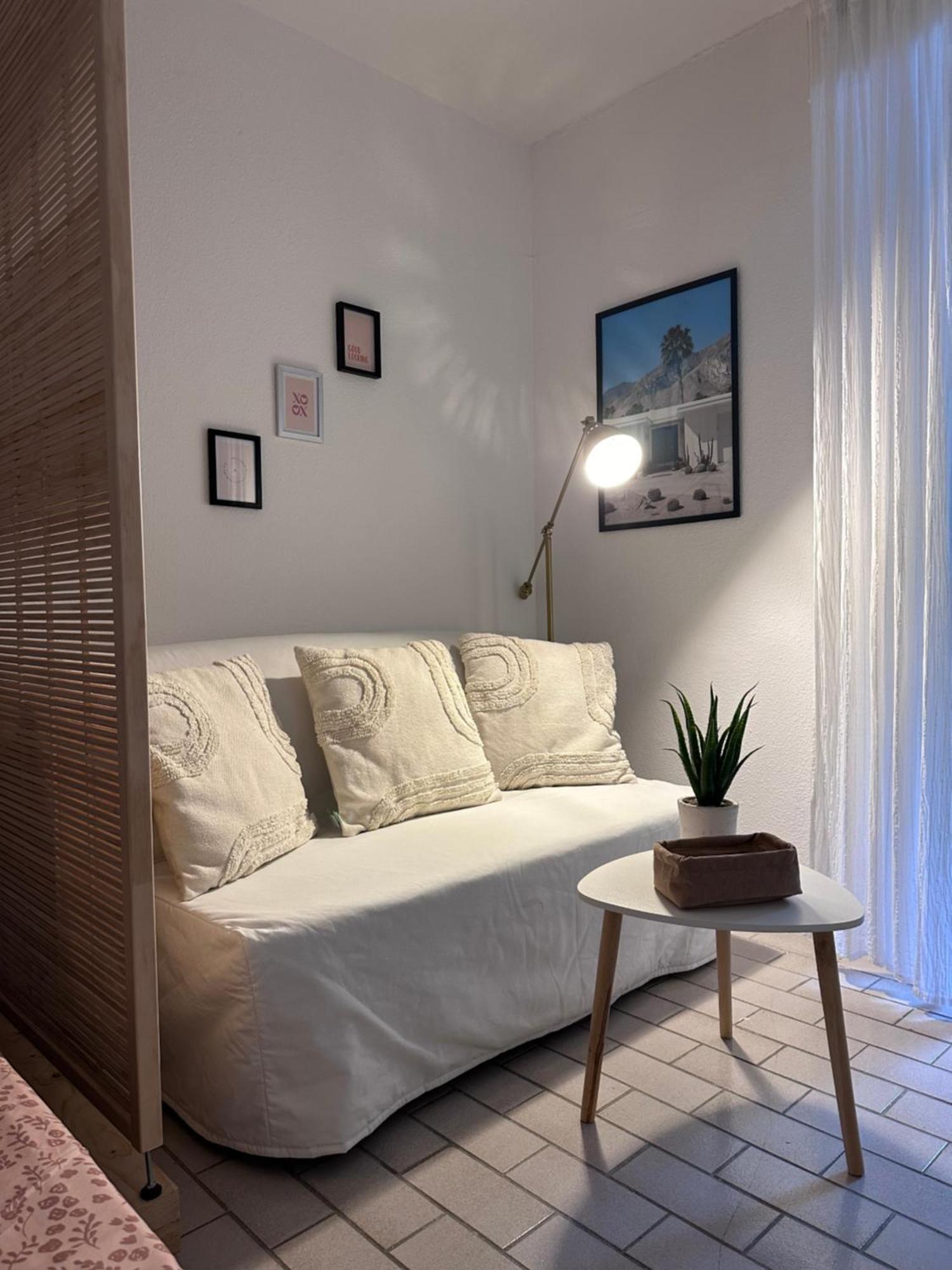 Studio Sur Le Port De Hyeres - A 2Min Des Plages, Clim & Balcon ภายนอก รูปภาพ