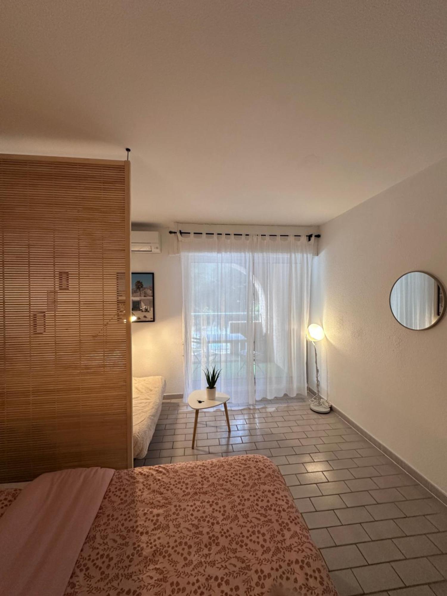 Studio Sur Le Port De Hyeres - A 2Min Des Plages, Clim & Balcon ภายนอก รูปภาพ